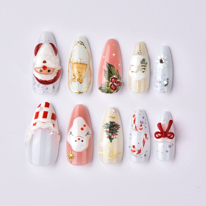 Festive artificial nails with Christmas designs Bowlift