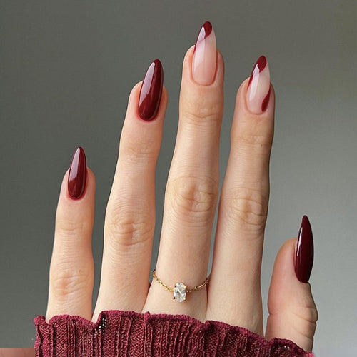 Elegant stiletto artificial nails with ombre effect Bowlift