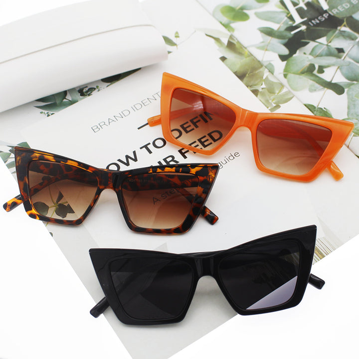 Women's Cat Eye Sunglasses with Transparent Frame and UV Protection Bowlift