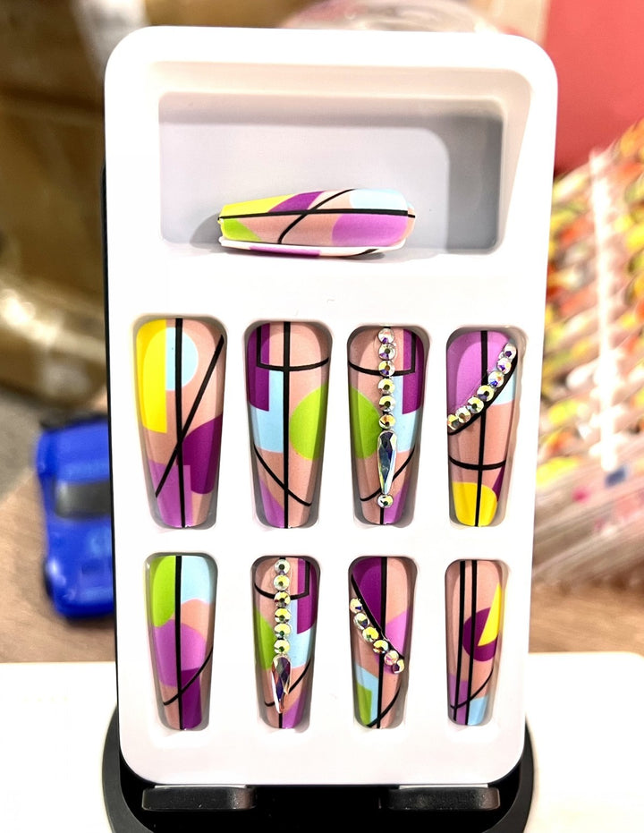 Artificial nails in modern geometric design Bowlift