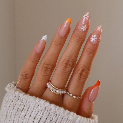 Artificial artificial nails with creative flower design Bowlift