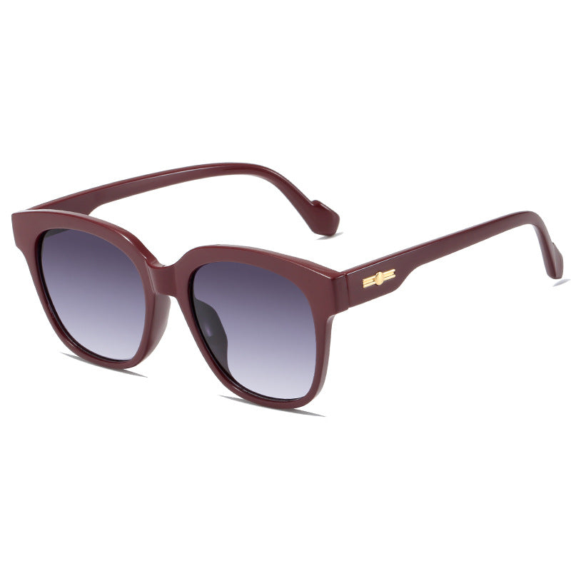 Women’s classic sunglasses with modern oversized frame Bowlift