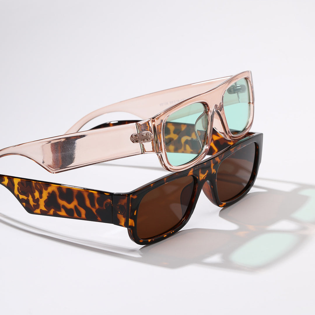Women's stylish vintage sunglasses with transparent frame and lightly tinted lenses Bowlift