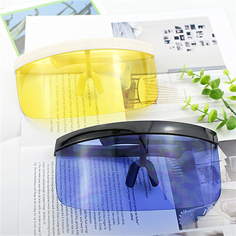 Ladies sport sunglasses in futuristic design Bowlift