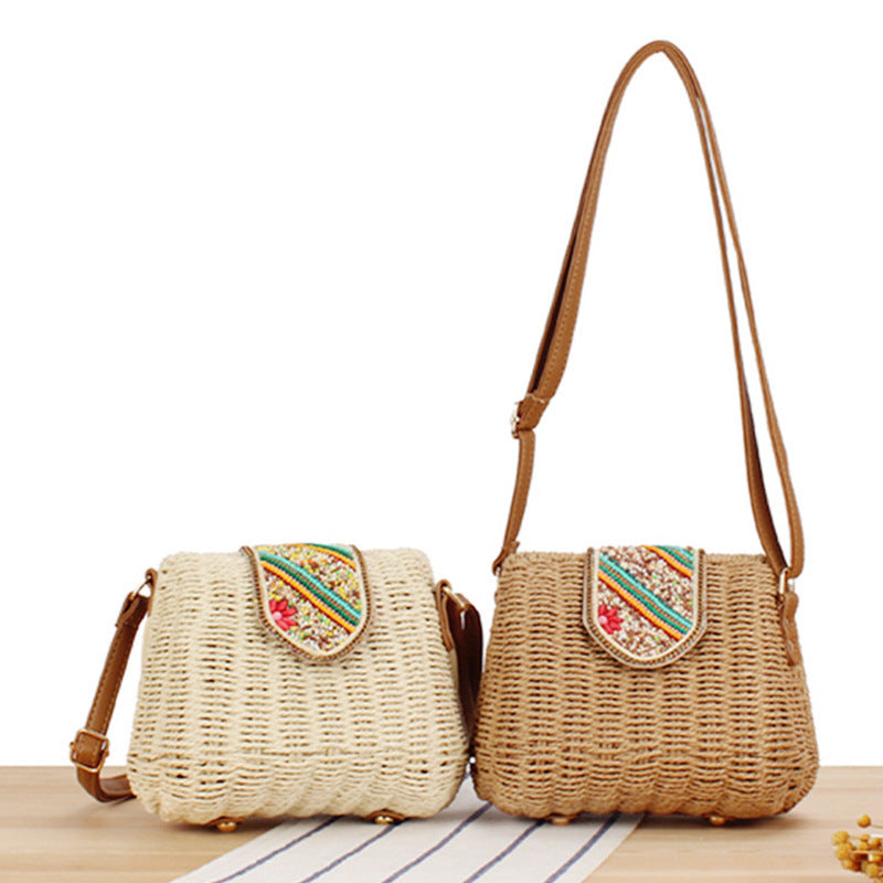 Handbag in Playful Boho Style Bowlift