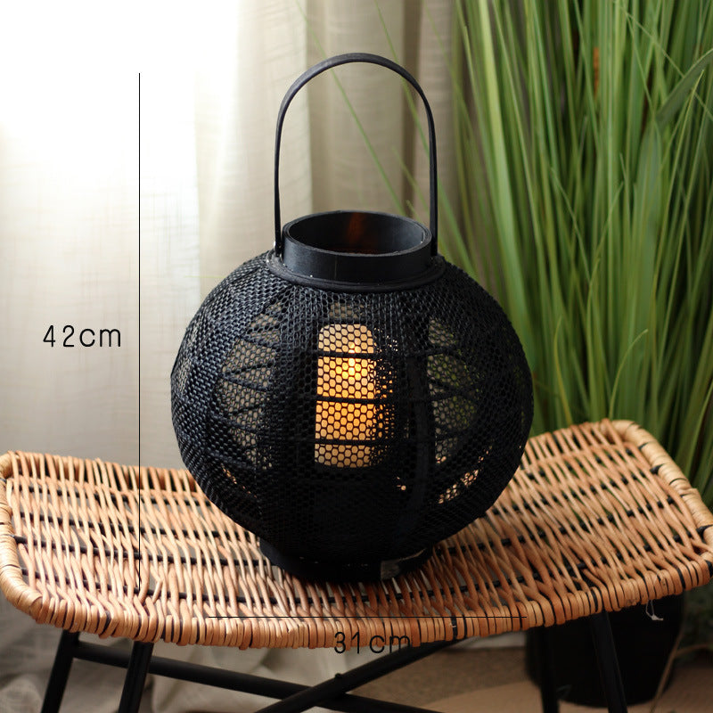 Elegant metal lantern with net design Bowlift