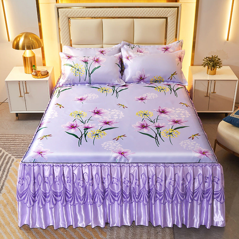 Ladies daybed cover with playful bear motif Bowlift