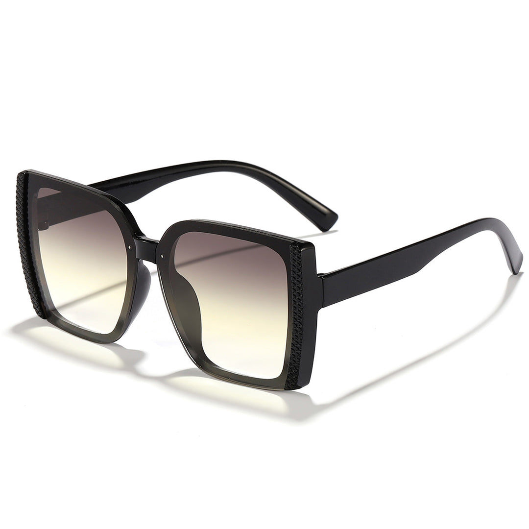 Women's fashion sunglasses in modern leopard print with glamour elements Bowlift