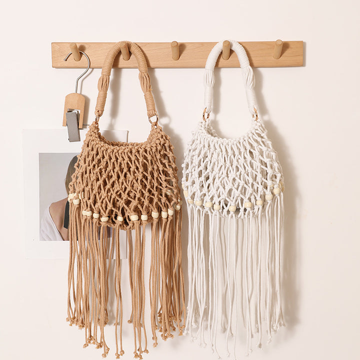 Macrame bag with decorative fringes and wooden beads Bowlift