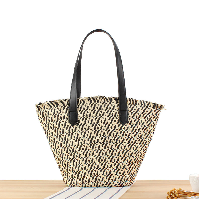 Elegant Basket Bag with Fine Pattern Bowlift