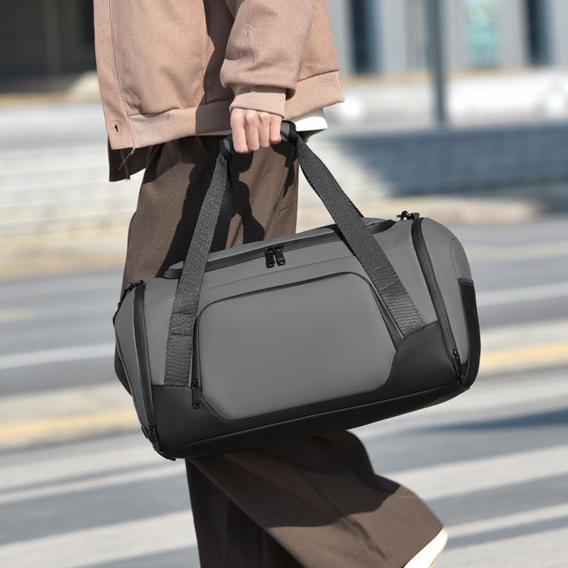 Sports and leisure bag with multiple storage compartments Bowlift