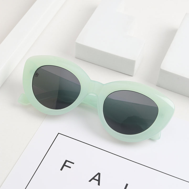 Women's Cat-Eye Sunglasses with Fashionable Plastic Frame Bowlift
