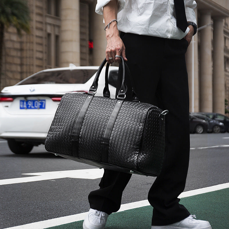 Stylish and Spacious Weekend Bag Bowlift