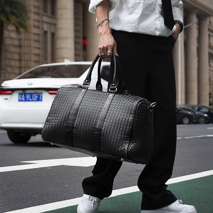 Stylish and Spacious Weekend Bag Bowlift