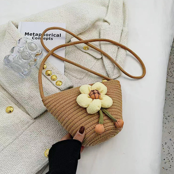 Handcrafted shoulder bag with flower applique Bowlift