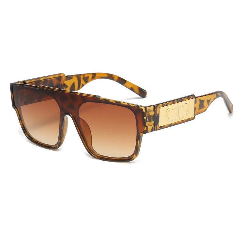 Women's Fashionable Oversized Shield Sunglasses in Extravagant Design Bowlift
