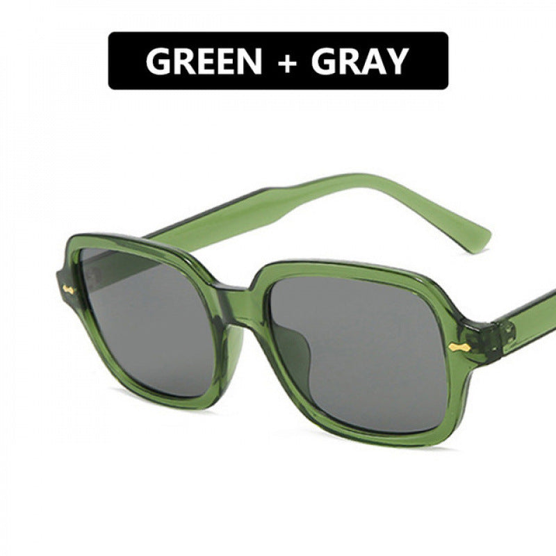 Ladies fashionable sunglasses with angular frame and yellow lenses Bowlift
