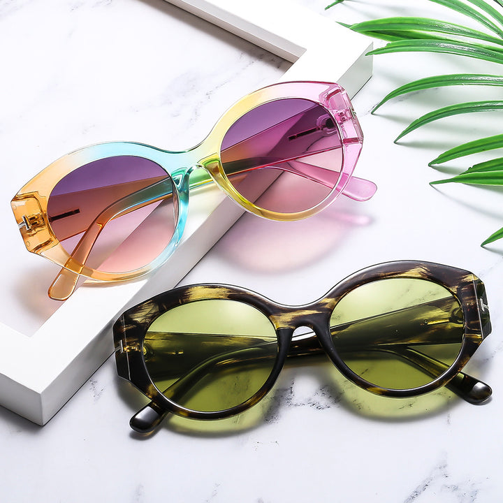 Ladies Cat-Eye Sunglasses with extravagant frame and UV protection Bowlift