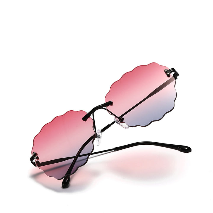 Ladies fashionable sunglasses in unique flower frame Bowlift