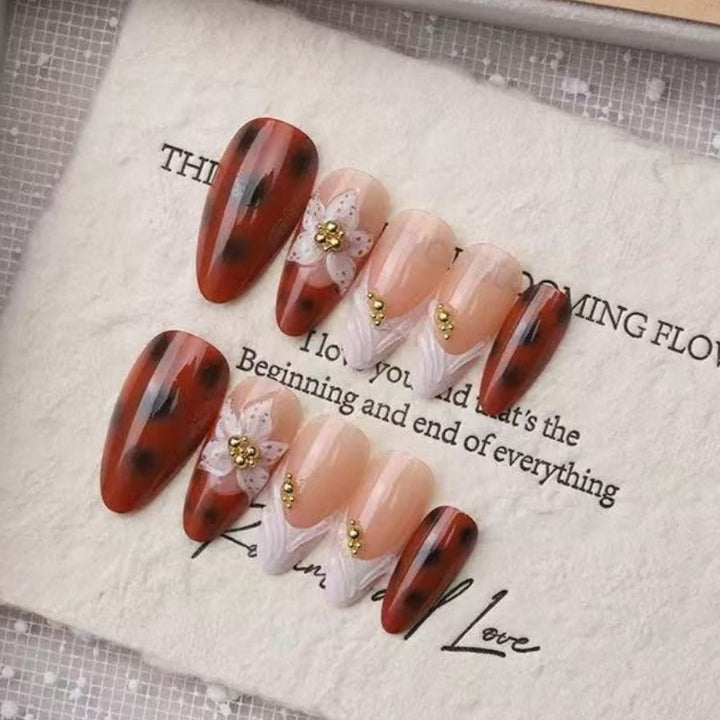 Nature-Themed Artistic Press-On Nail Set Bowlift