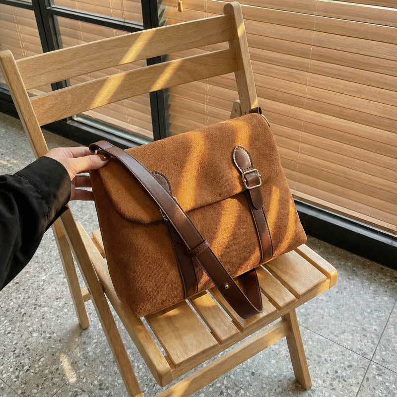 WoChic Vintage-Style Messenger Bag Bowlift