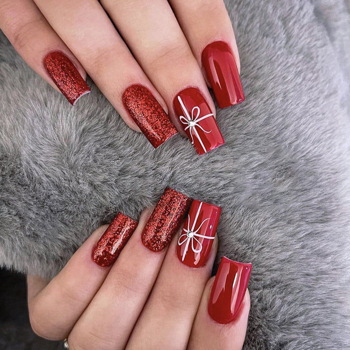 Festive Holiday Themed Press-On Nails Bowlift