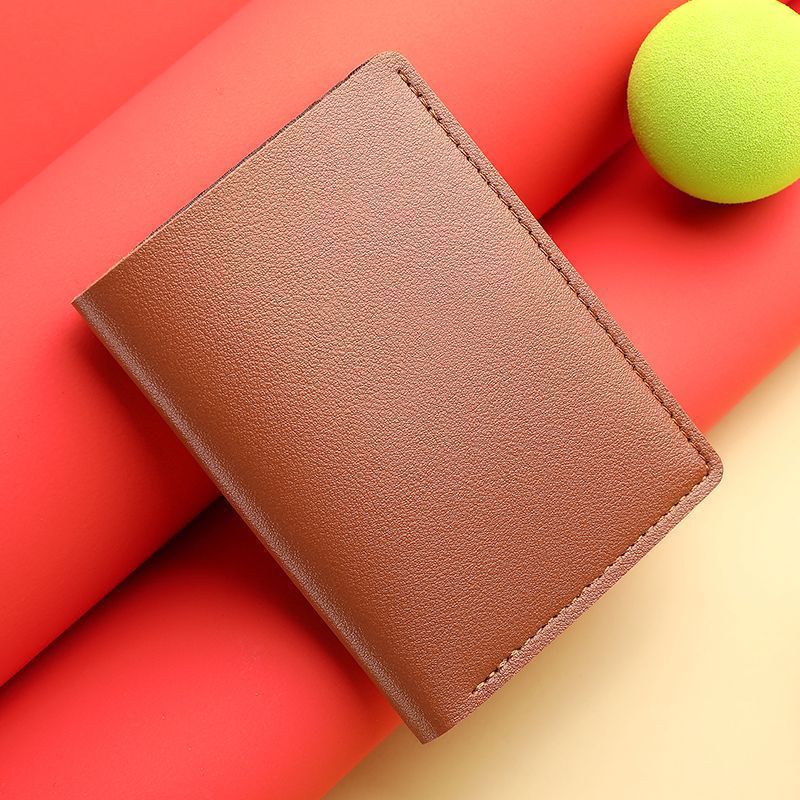 Sleek Leather Cardholder Bowlift