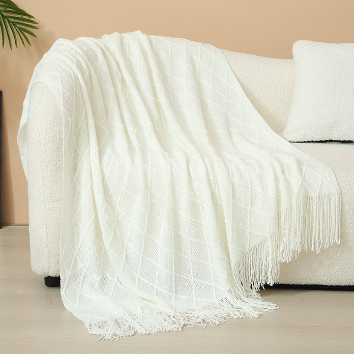 Women Elegant and stylish living and cuddly blanket with fringes Bowlift