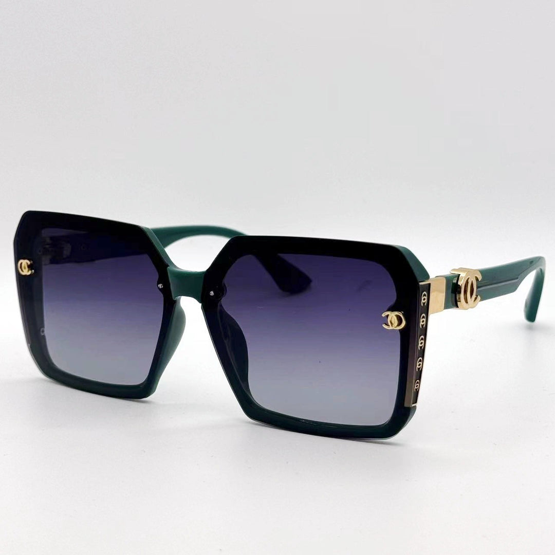 Ladies Fashion Sunglasses with distinctive square frame and luxurious accents Bowlift