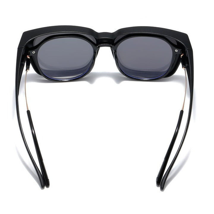 Ladies fashionable sunglasses in modern frame design Bowlift