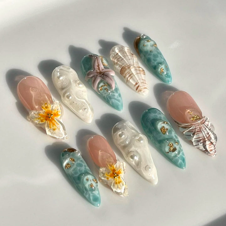 Thematic Ocean-Inspired Press-On Nail Extensions Bowlift