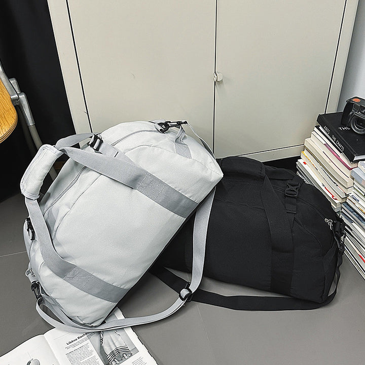 Sporty Travel Bag Made of Durable Material with Adjustable Shoulder Strap Bowlift
