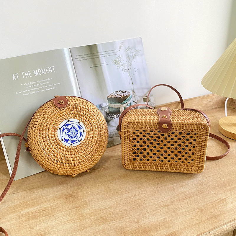 Women's round basket bag with unique ceramic detail Bowlift