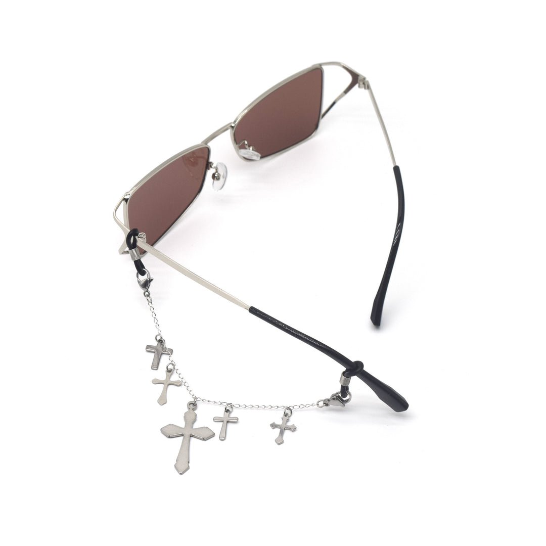 Fashion-Forward Chain Eyewear Retainer Bowlift