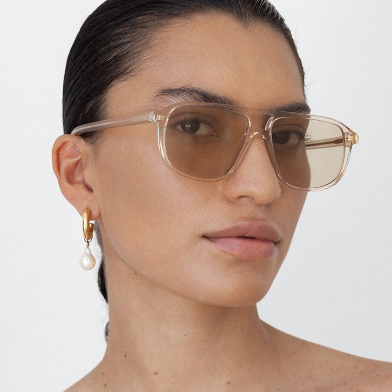 Women's fashionable sunglasses in elegant square design Bowlift