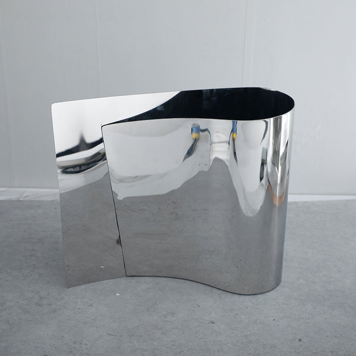 Modern Minimalist Decorative Metallic Waste Basket