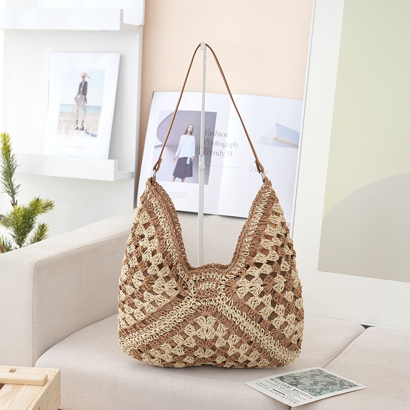 Handmade shoulder bag made from natural materials Bowlift