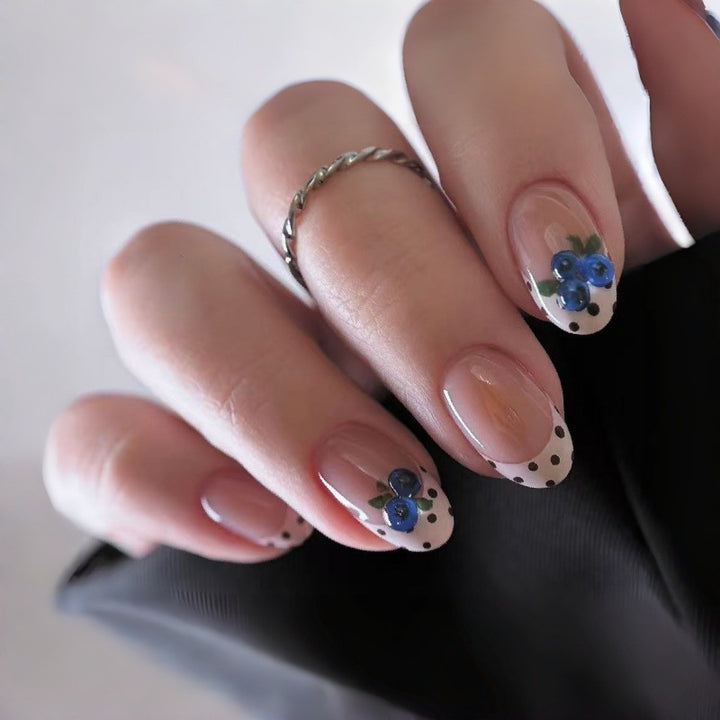 Creative artificial nails with berry pattern Bowlift