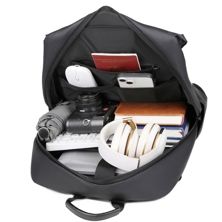 Backpack with Water-Repellent Properties From Bowlift