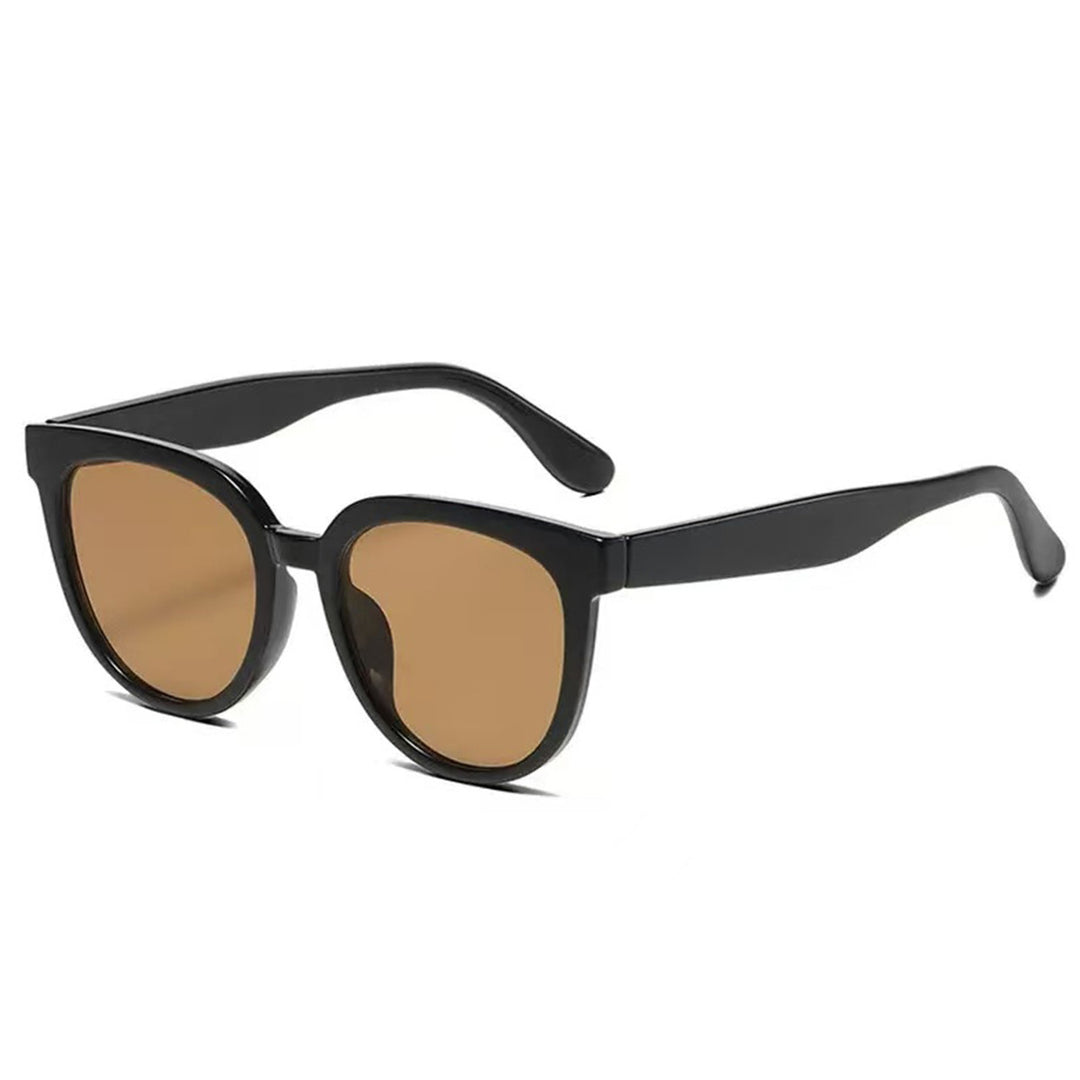Chic Vintage-Inspired Cat-Eye Sunglasses