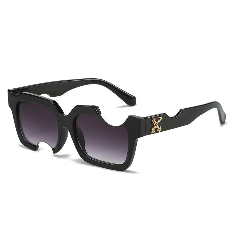 Women's modern, geometric sunglasses with exceptional frame Bowlift
