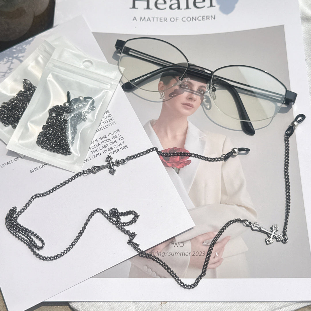 Stylish Cross-Detail Eyewear Chain Bowlift