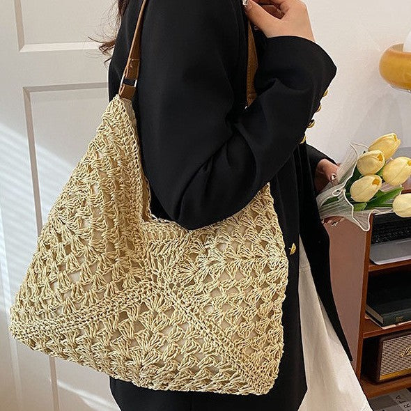 Macrame Shoulder Bag in Modern Design Bowlift