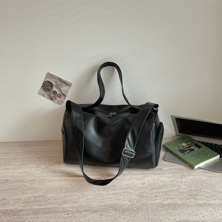 Elegant and Functional Travel Bag Bowlift