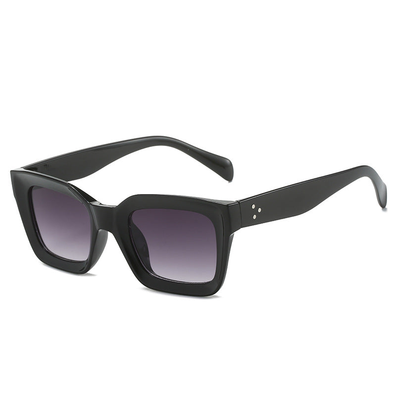 Ladies fashionable square sunglasses with elegant, wide frame Bowlift