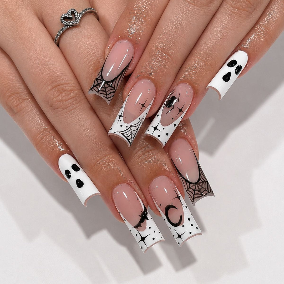 Halloween-Themed Press-On Nail Art Set Bowlift