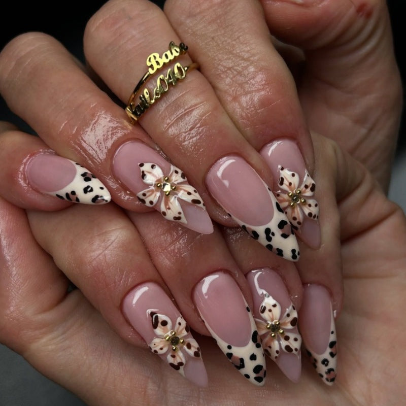 Artistic Floral-Embossed Press-On Nails Bowlift