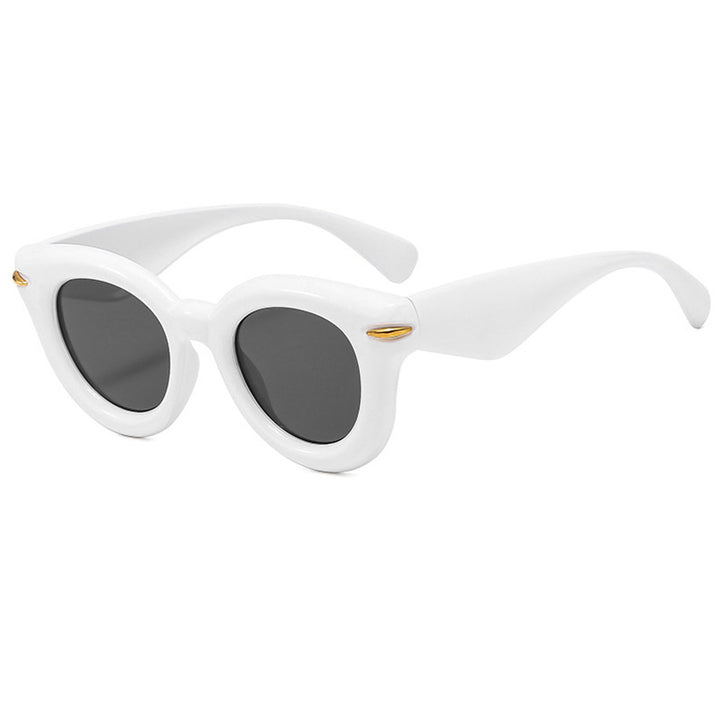 Ladies fashionable sunglasses with elegant silhouette Bowlift