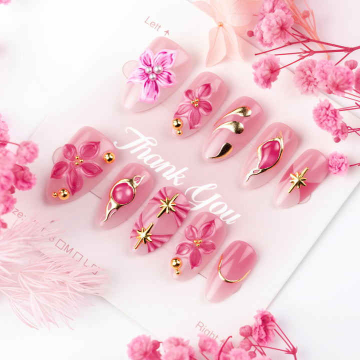 Artificial nails with floral and glamorous details Bowlift