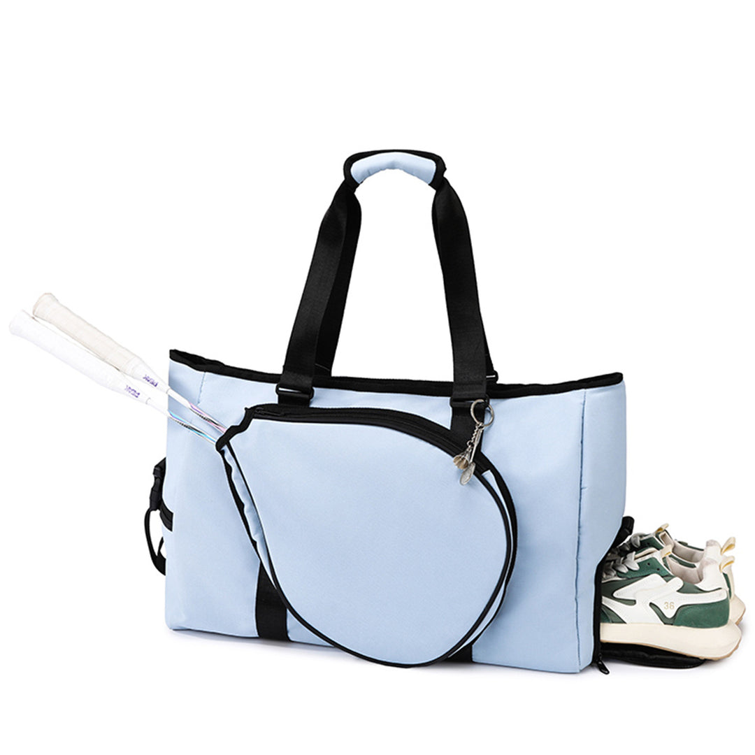 Sports and leisure bag with innovative compartment layout Bowlift